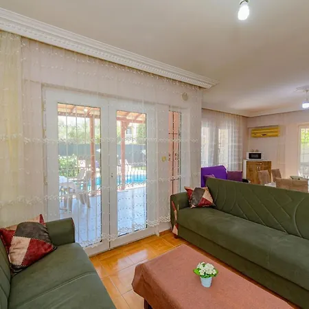 Guen-Day Homes - Begonya Villa