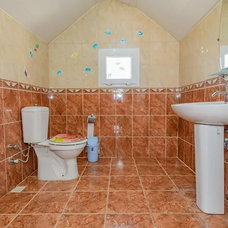 Guen-Day Homes - Begonya Villa *